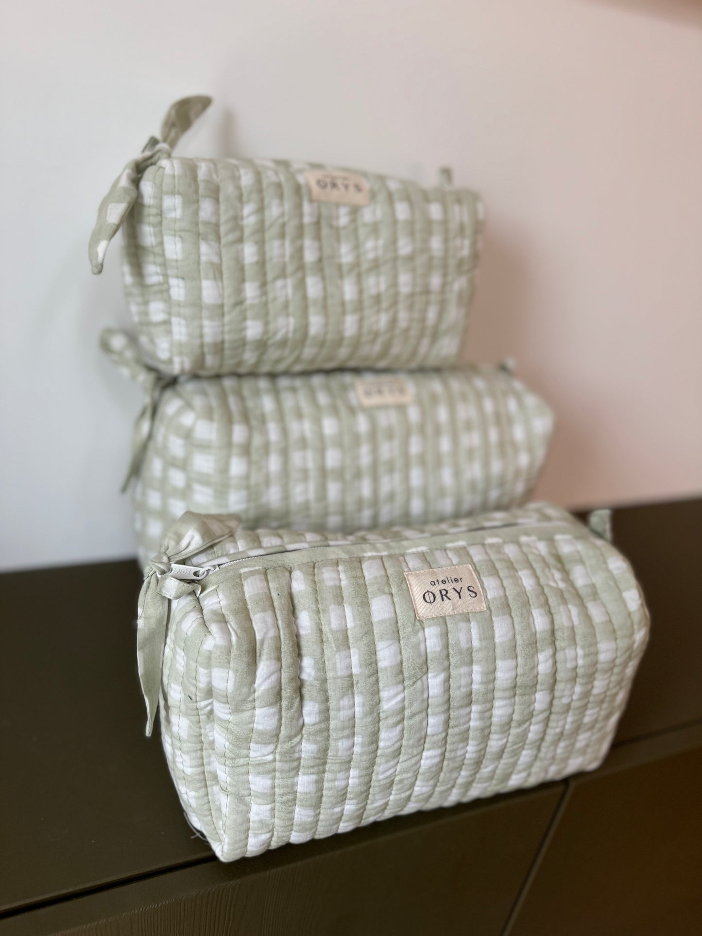 Trousse de beauté ou de toilette en tissu matelassé vichy, taille au choix - Ysé menthe