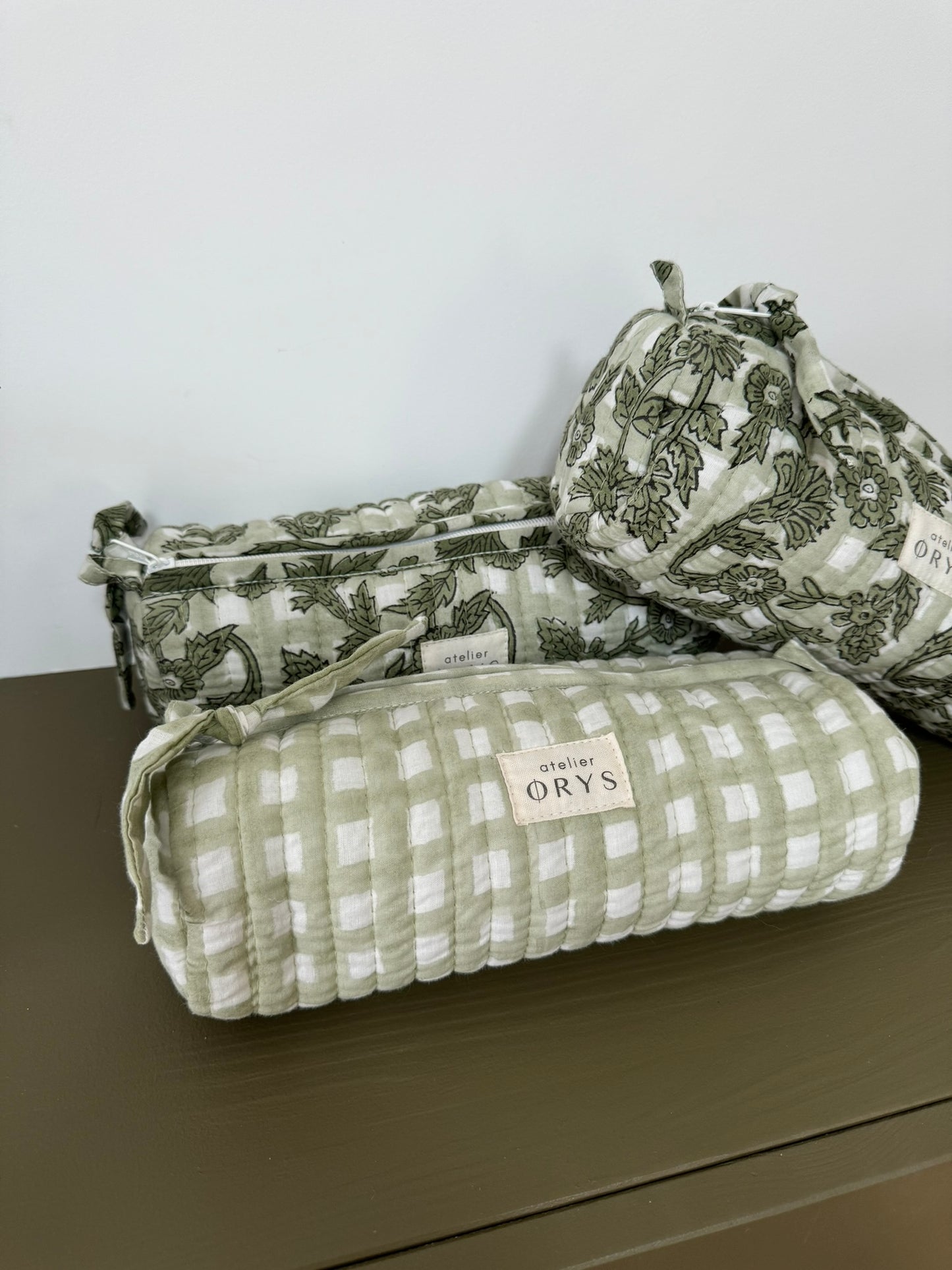 Trousse à crayons matelassée en tissu Indien vichy modèle Ysé vert menthe