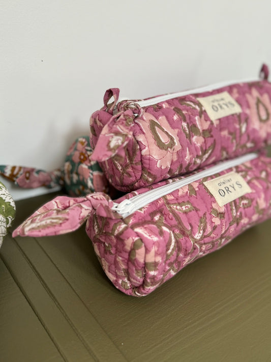 Trousse à crayons matelassée en tissu Indien blockprint, motif floral violet et doublure rayée