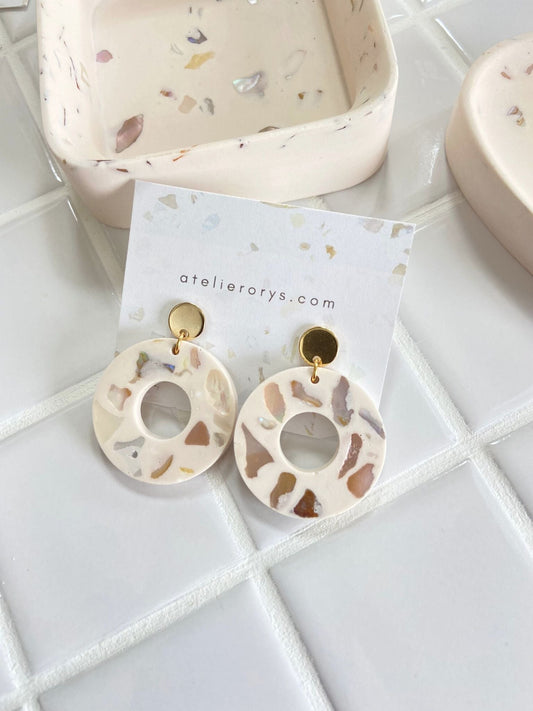 Boucles d'oreilles Jesmonite, nacres de coquillages Seashell - Atelier ORYS