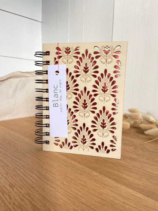 Petit carnet A6 en bois gravé à motif Indien - Atelier ORYS