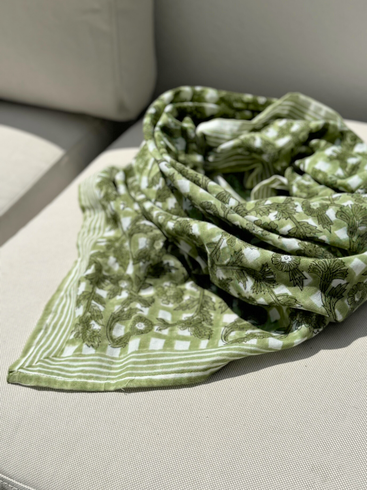 Grand foulard blockprint vert sauge - Bertille