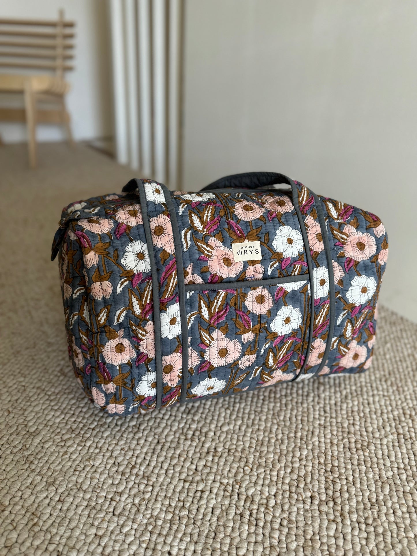 Grand sac week-end en blockprint fleuri bleu 100% coton - Olympe Bleu encre