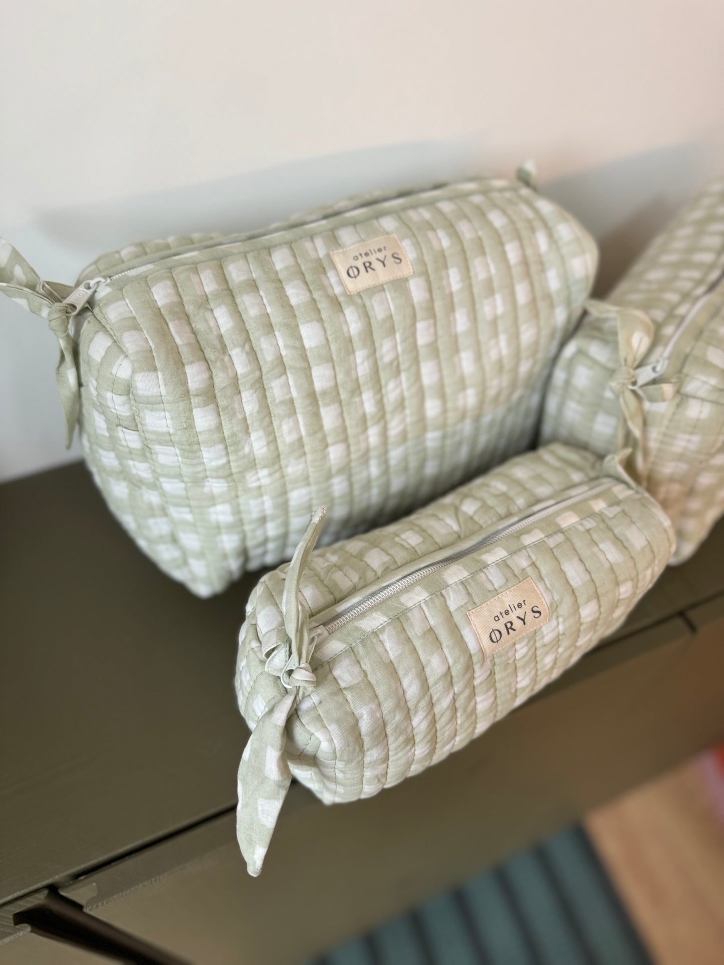 Trousse de beauté ou de toilette en tissu matelassé vichy, taille au choix - Ysé menthe