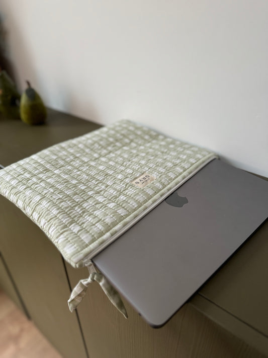 Pochette matelassée pour ordinateur en tissu blockprint, motif vichy vert clair - Ysé menthe