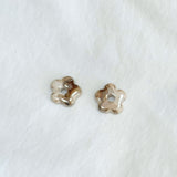 Boucles d'oreilles pampilles fleurs beige, perles interchangeables
