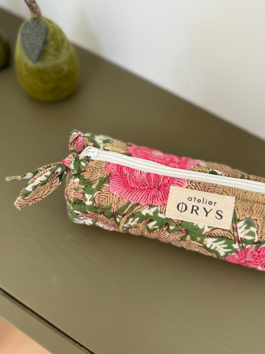 Trousse scolaire matelassée pour crayons en tissu Indien blockprint, motif floral fuchsia et vert