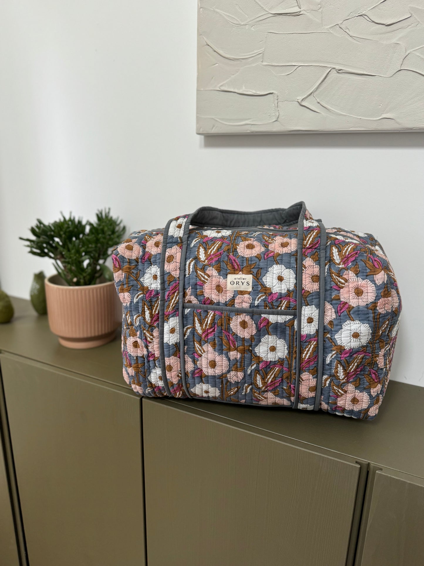Grand sac week-end en blockprint fleuri bleu 100% coton - Olympe Bleu encre