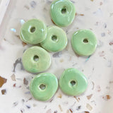 Perles en céramique pour créoles interchangeables, coloris bleu vert