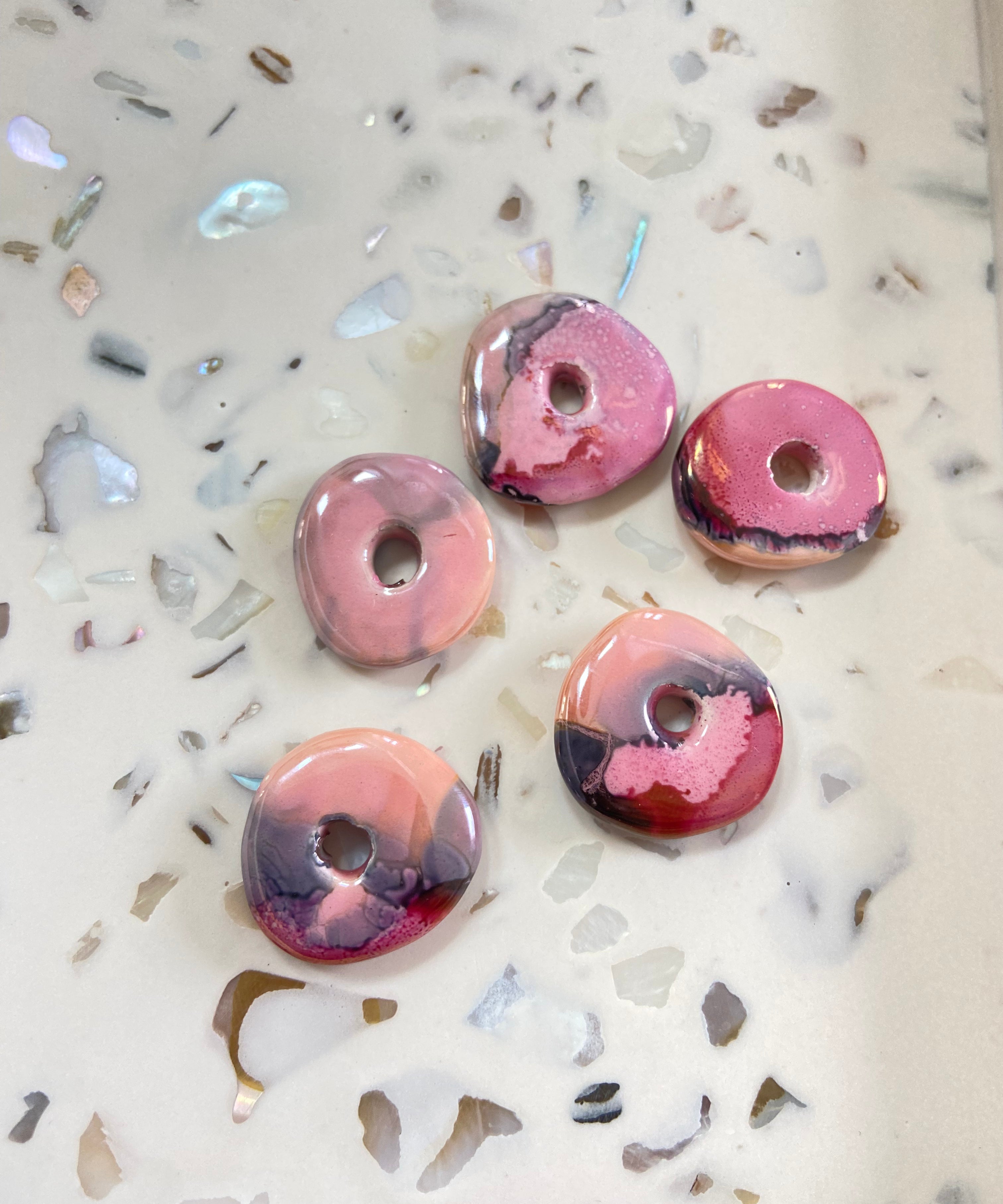 Pampilles en céramique pour créoles interchangeables, coloris rose orangé