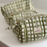 Trousse de beauté ou de toilette matelassée motif vichy - Ysé kaki