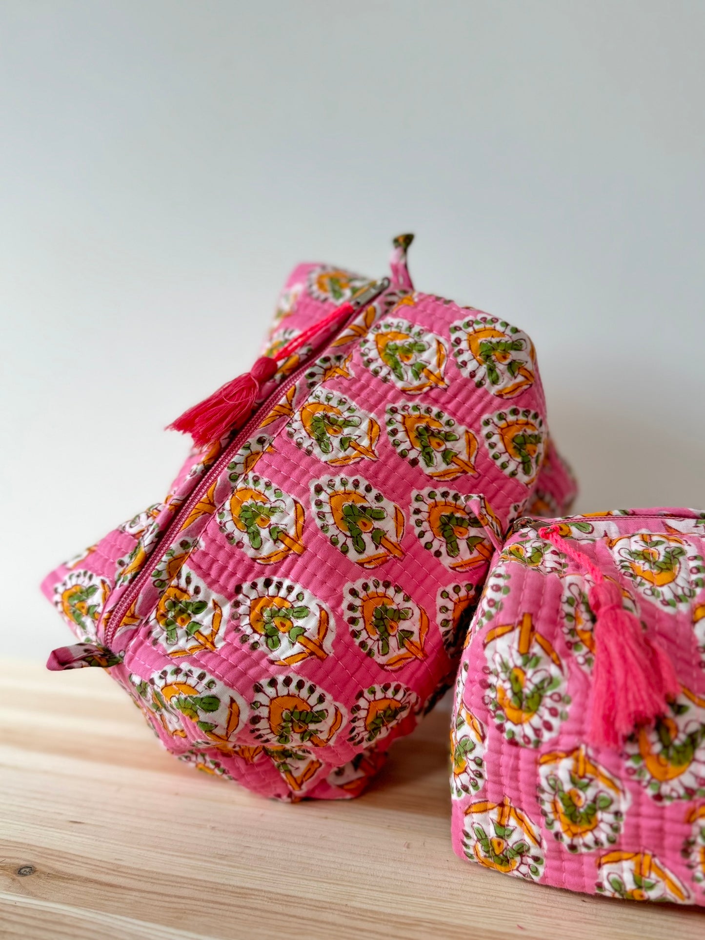 Toiletry bag with Indian flower patterns