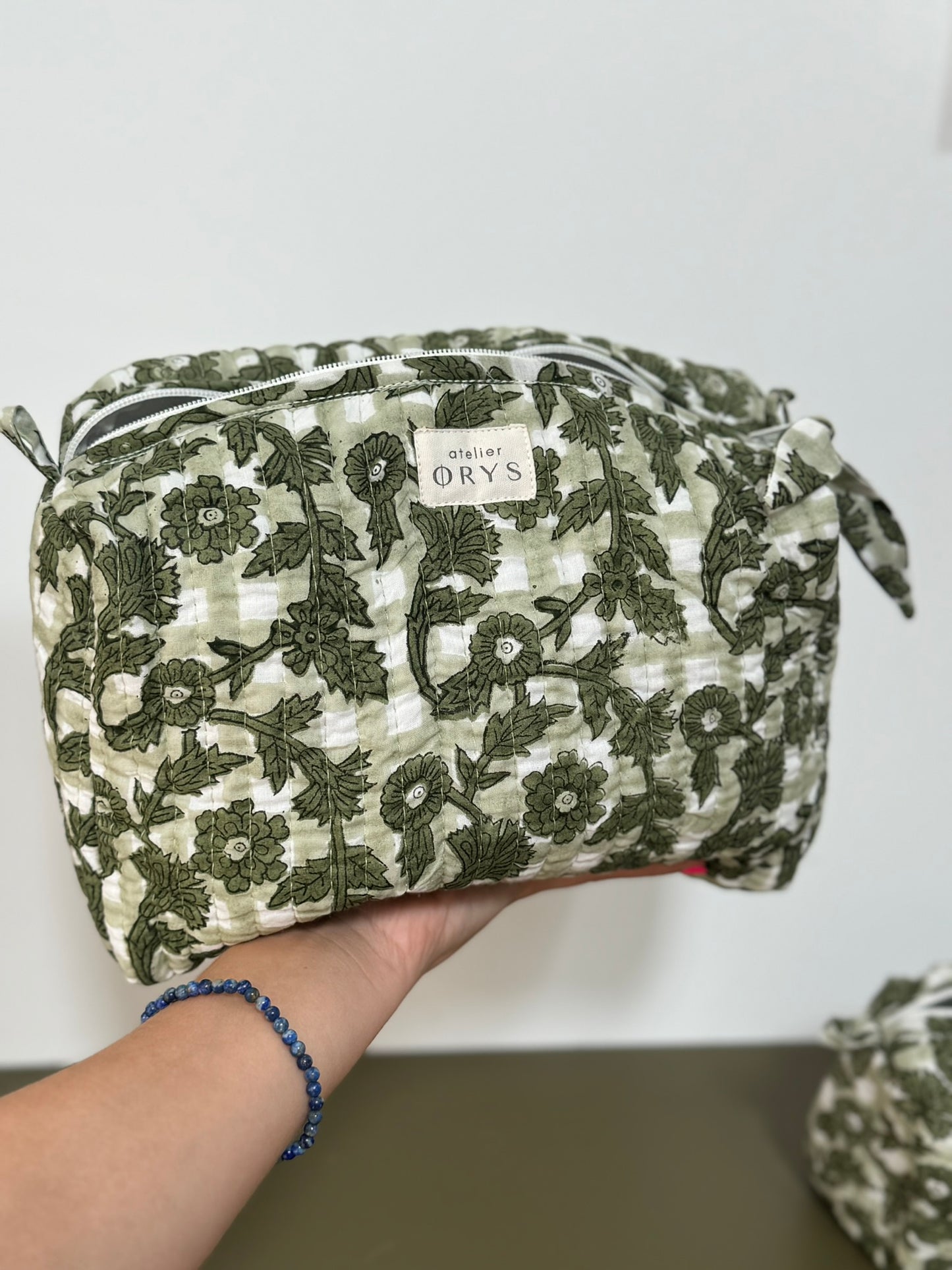 Trousse de beauté ou de toilette en tissu matelassé, taille au choix - Bertille sauge