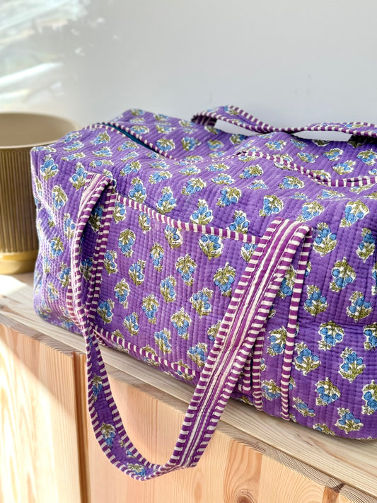 Grand sac week-end matelassé en tissu indien 100% coton, imprimé fleuris violet