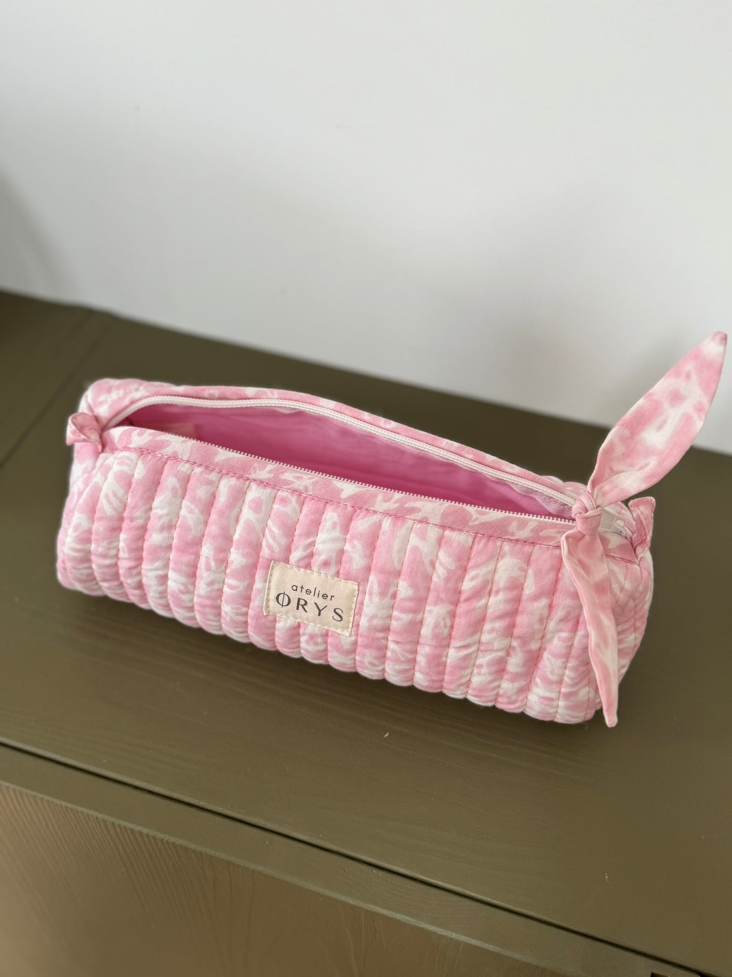 Trousse à crayons matelassée en tissu Indien blockprint, motif oiseaux roses