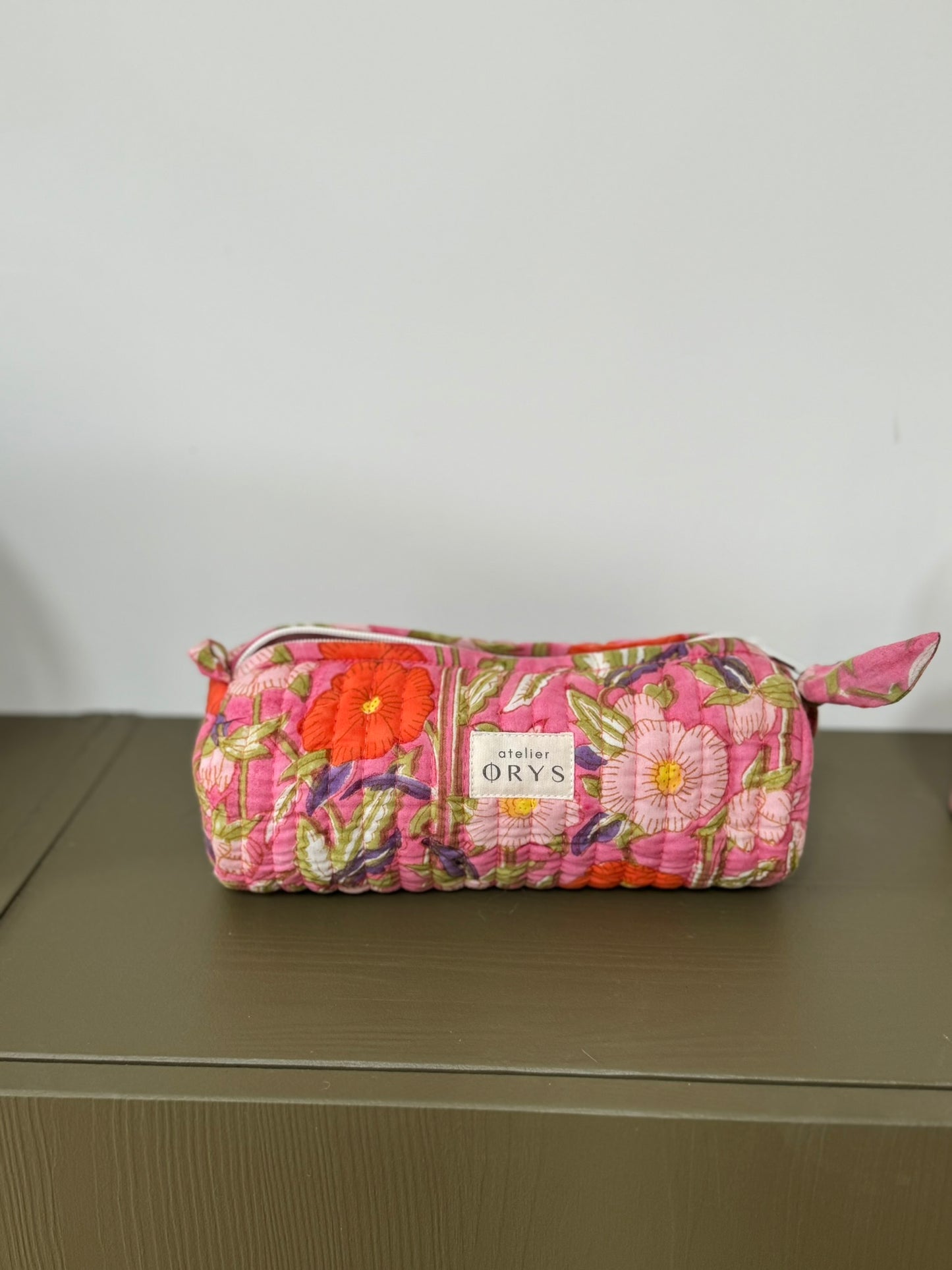 Trousse scolaire matelassée en tissu fleuri blockprint modèle Olympe Rosa