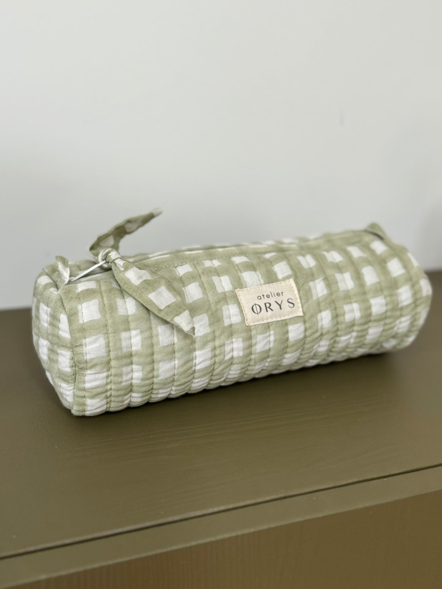 Trousse à crayons matelassée en tissu Indien vichy modèle Ysé vert menthe