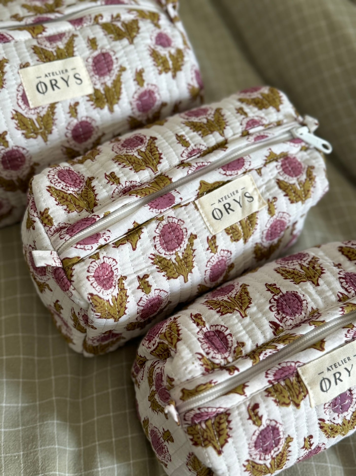 Toiletry bag with Indian flower patterns