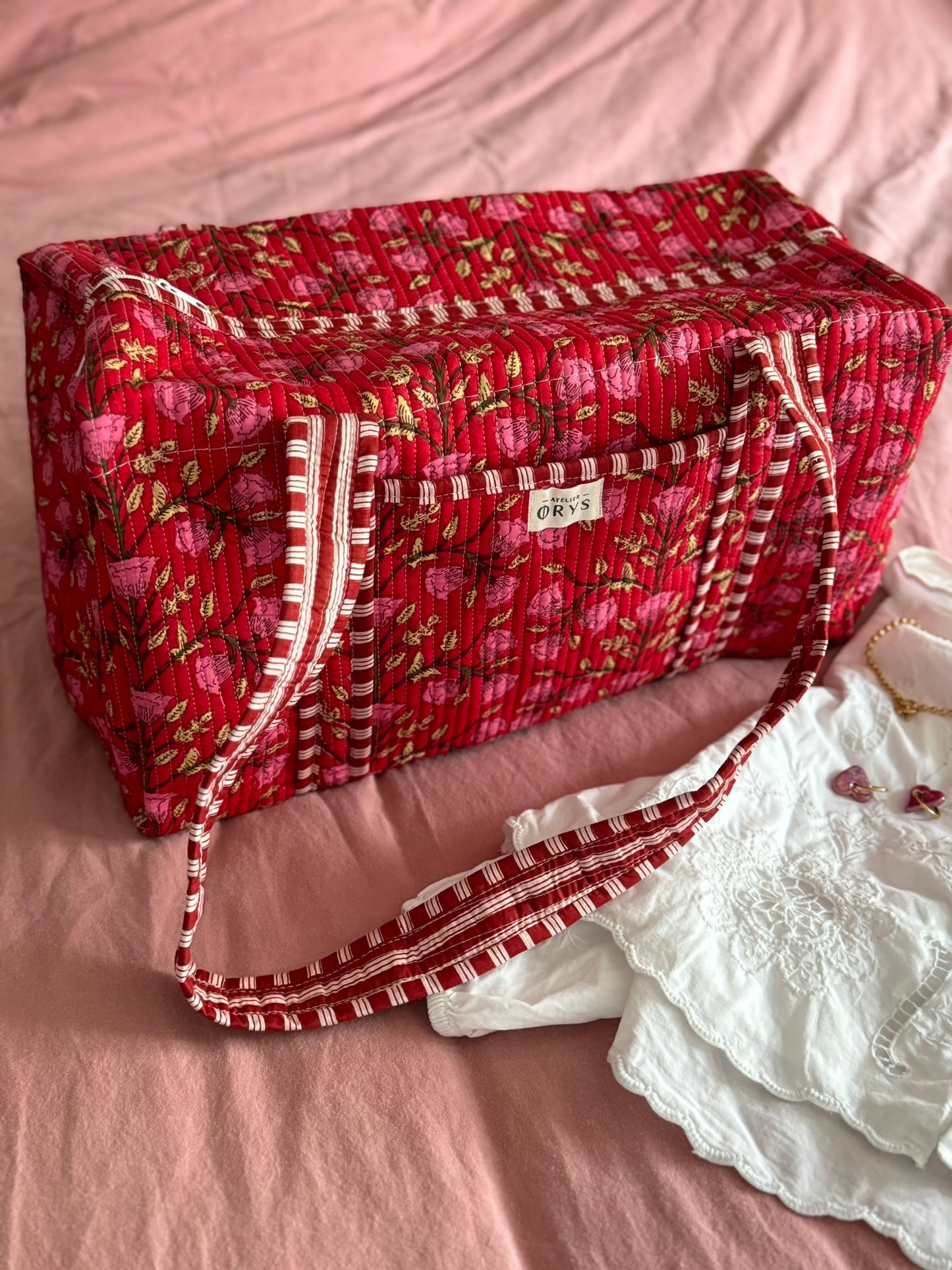 NOUVEAU Grand duffle bag en tissus indien floral rouge coquelicot, 100% coton, fait-main