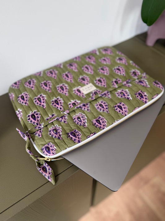 Nouveau modèle - Pochette matelassée pour ordinateur portable, motif indien blockprint kaki mauve- Carmen
