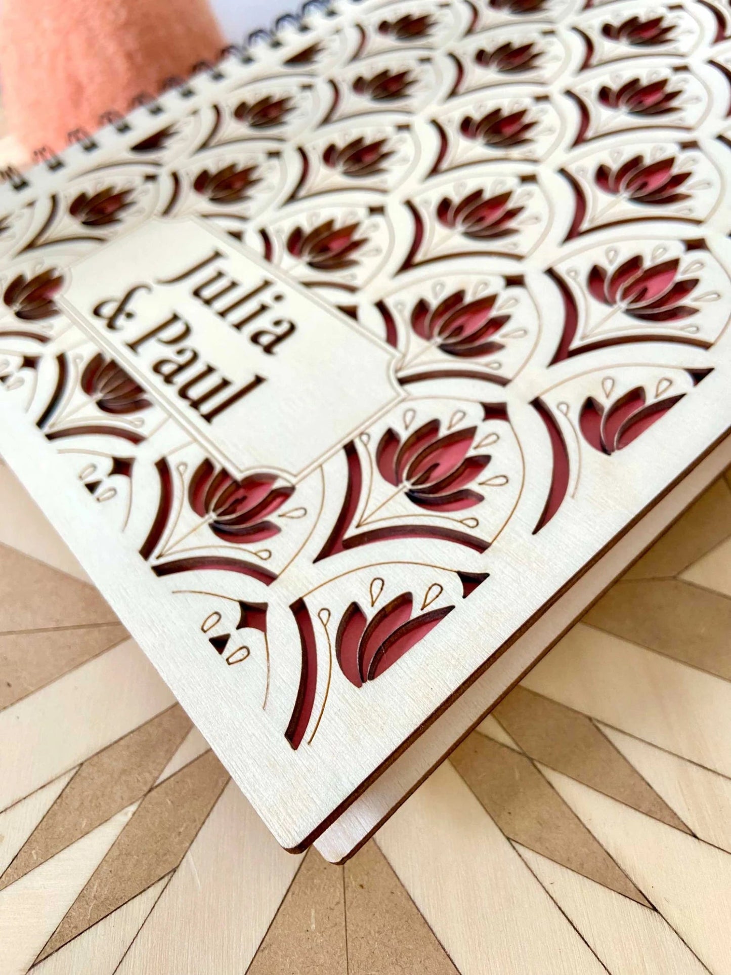 Grand carnet en bois gravé motif Fleur de Lotus - Atelier ORYS