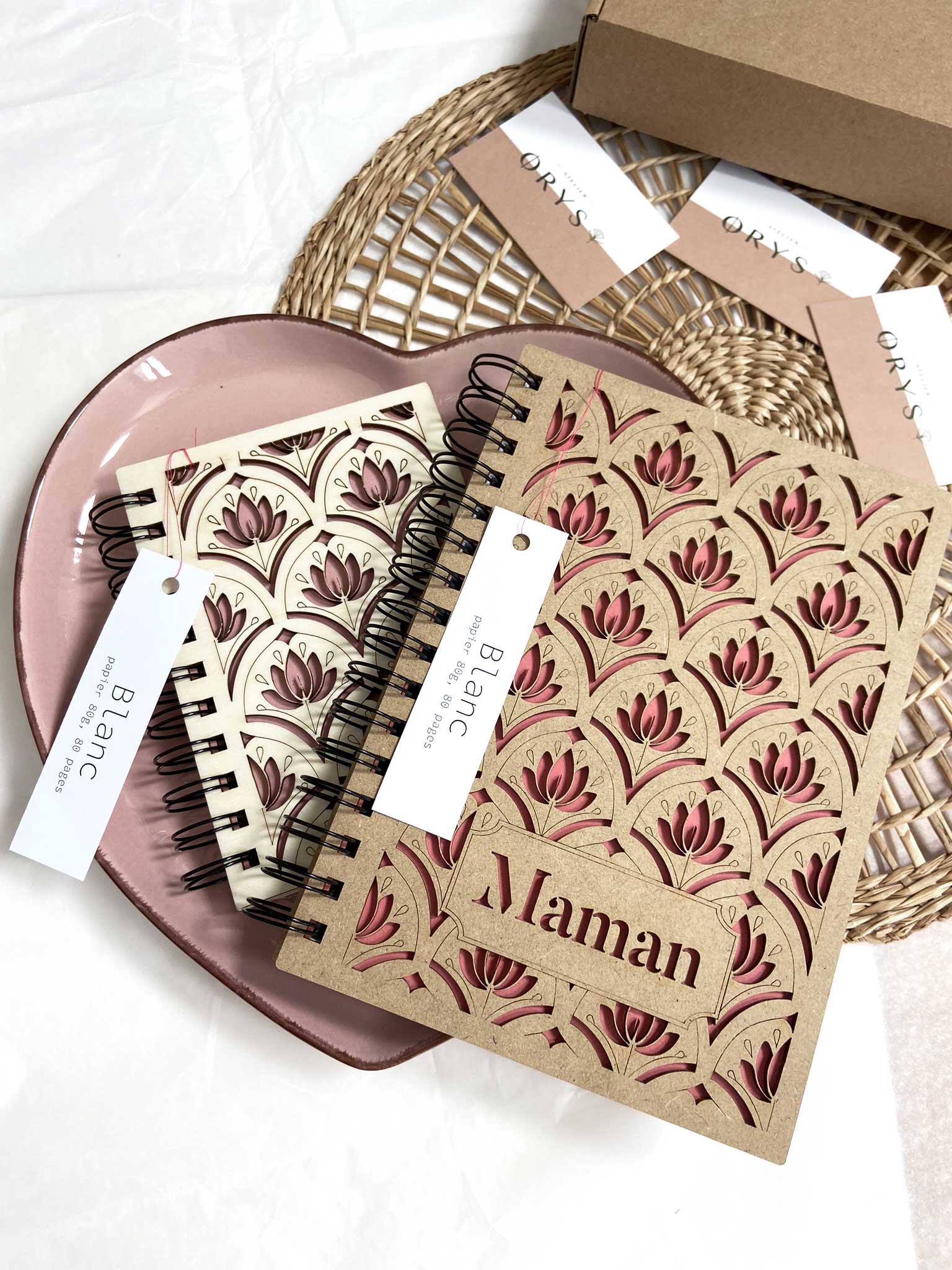 Moyen carnet en bois, personnalisation "Maman" - Atelier ORYS