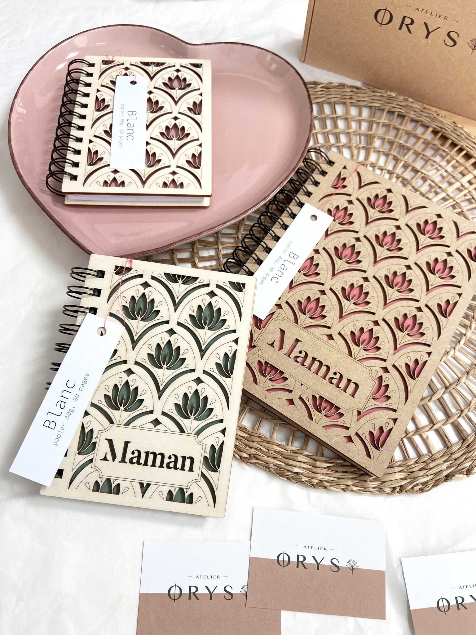 Moyen carnet en bois, personnalisation "Maman" - Atelier ORYS