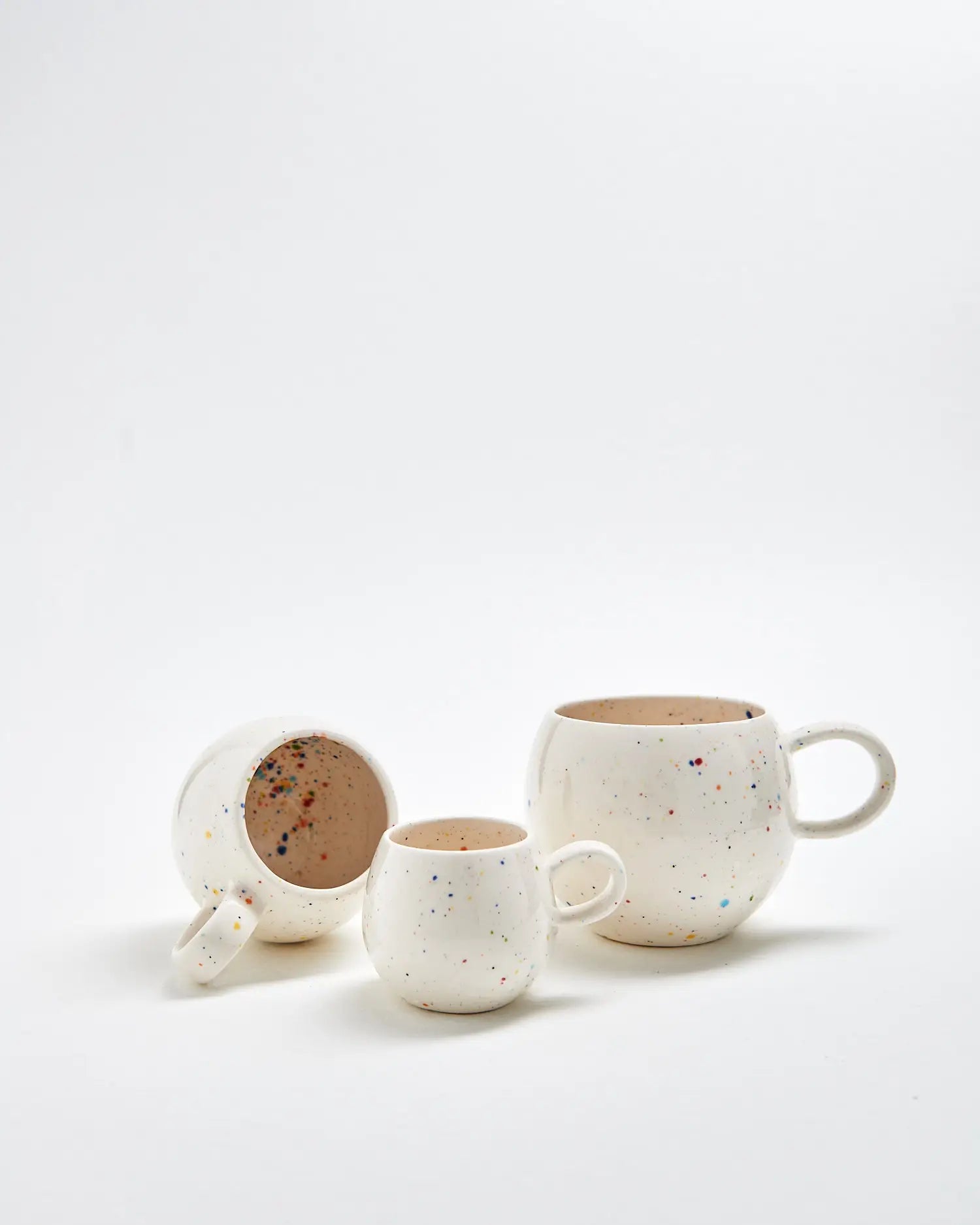 Mug Blanc en grès, arc-en ciel - Atelier ORYS