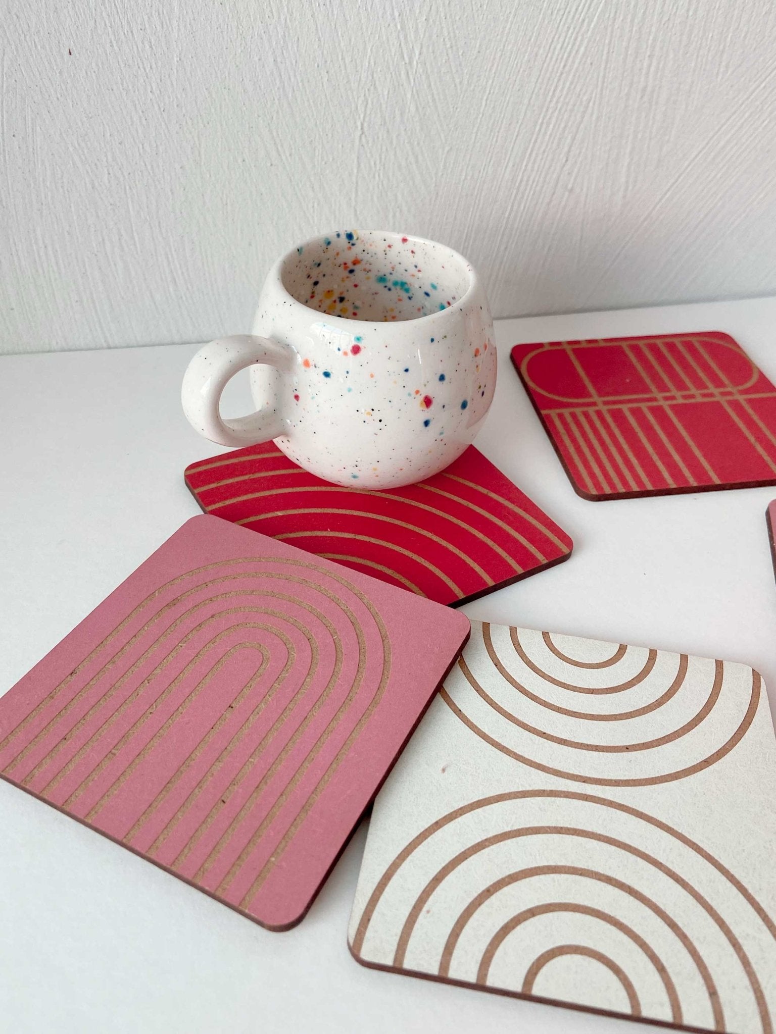 Sous-verres design motif géométrique rouge - Atelier ORYS